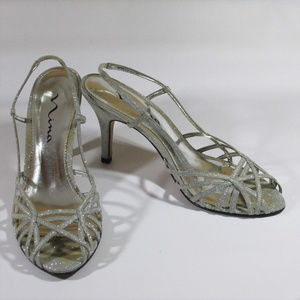 Womens Nina Size 9 1/2 Silver Glitter Heels